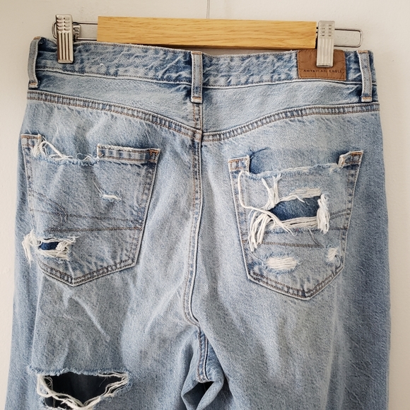 American Eagle AE Ripped distressed High Rise Mom Jeans  Loose 4 - Picture 6 of 15